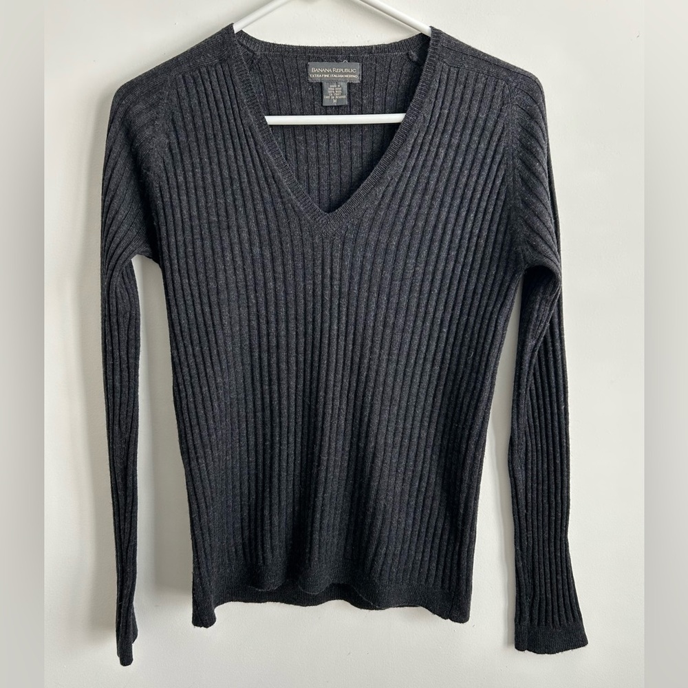 Banana Republic Extra Fine Italian Merino Sweater, Size Medium